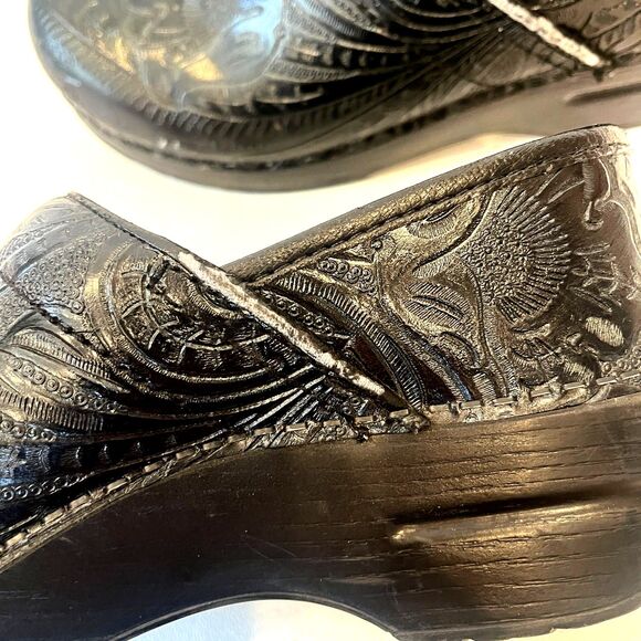 Dansko Black Tooled Leather Clogs Slip On Size 38 Professional Medical - Picture 10 of 10